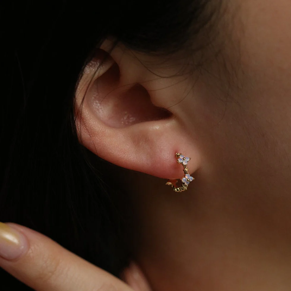 Moonstone clover semi-hoop earrings - Image 4