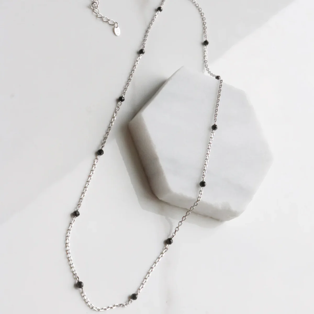 Black spinel relay necklace - Image 4